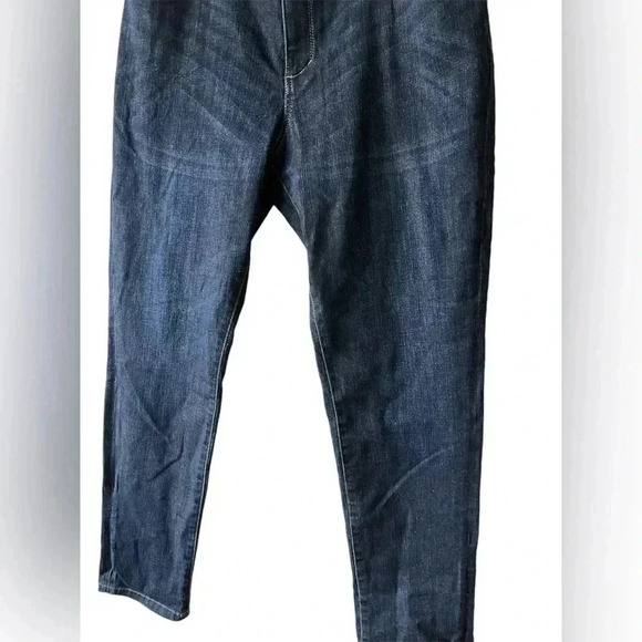 L.L. Bean True Shape Jeans, High Rise Straight-Leg 16 - Picture 2 of 6